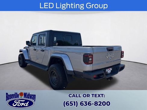 Used 2020 Jeep Gladiator Overland AWD/4WD image 6