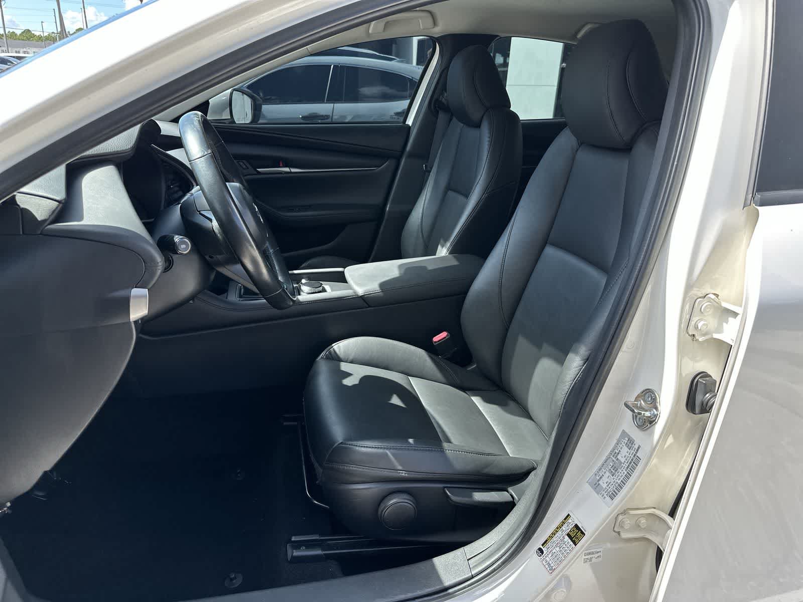 Used 2020 MAZDA MAZDA3 Sedan w/ Select Package FWD image 3