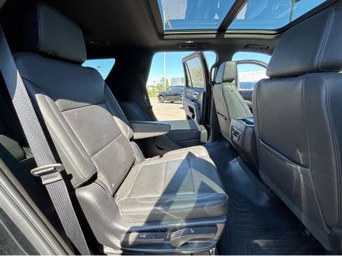 Used 2022 Chevrolet Tahoe LT w/ Luxury Package AWD/4WD image 7
