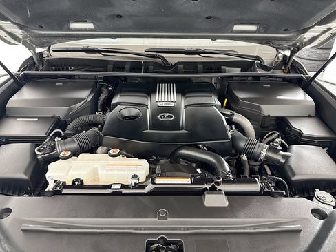 Used 2023 Lexus LX 600 4WD w/ Accessory Package (Z1) image 31