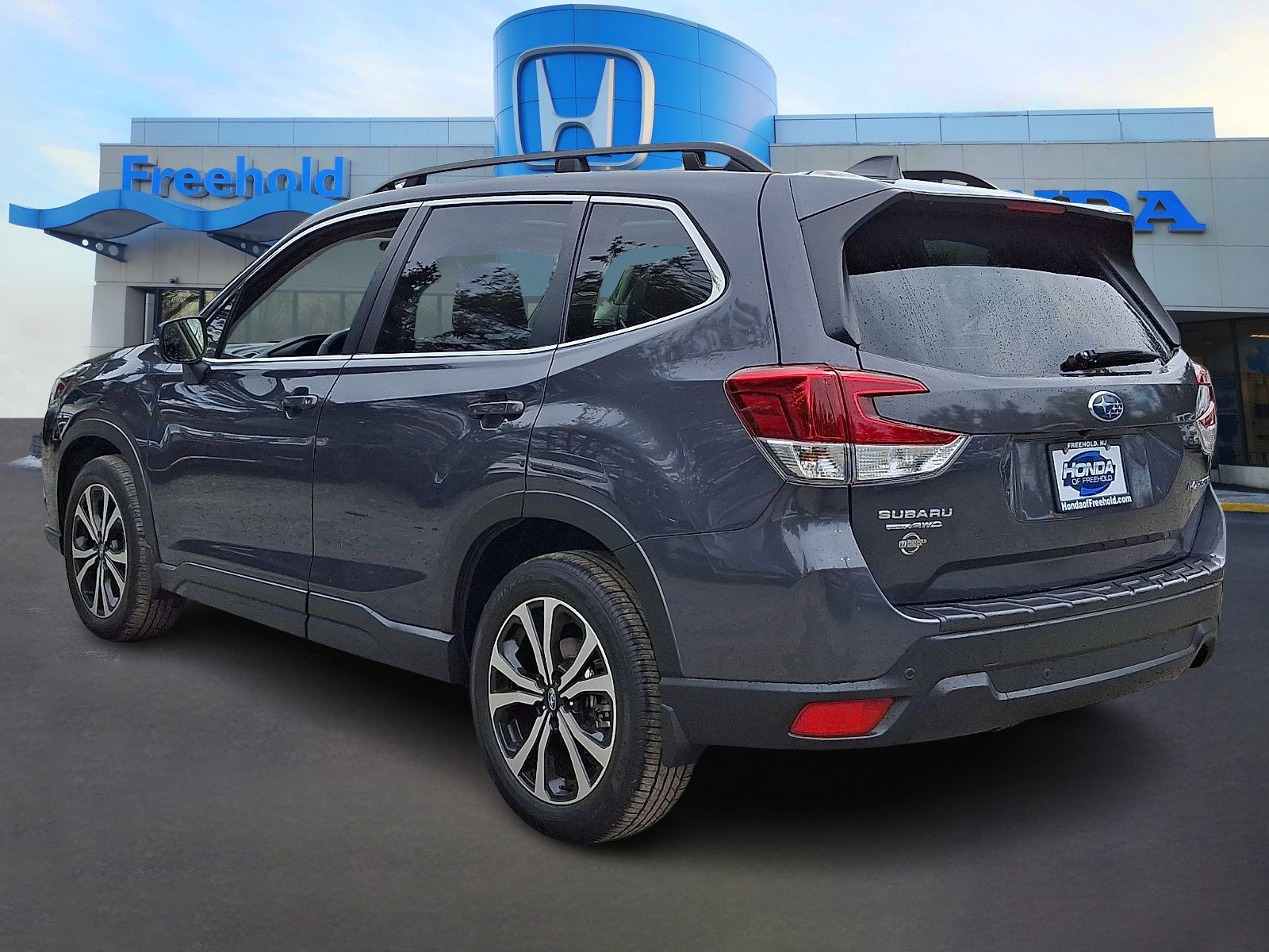 Used 2023 Subaru Forester Limited w/ Popular Package #3 AWD/4WD image 5