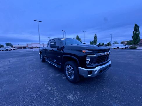 Used 2025 Chevrolet Silverado 3500 LT w/ All Star Edition RWD image 2