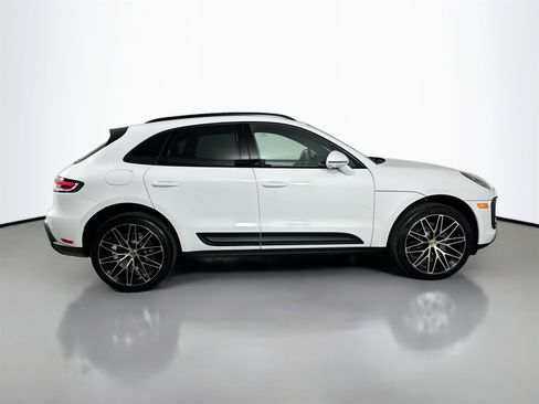 Certified 2026 Porsche Macan image 8