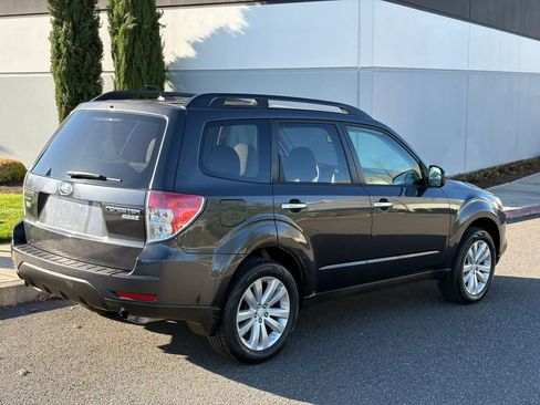 Used 2011 Subaru Forester 2.5X Premium image 6