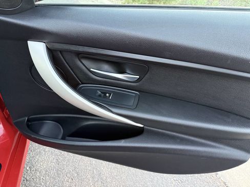 Used 2016 BMW 320i Sedan image 17