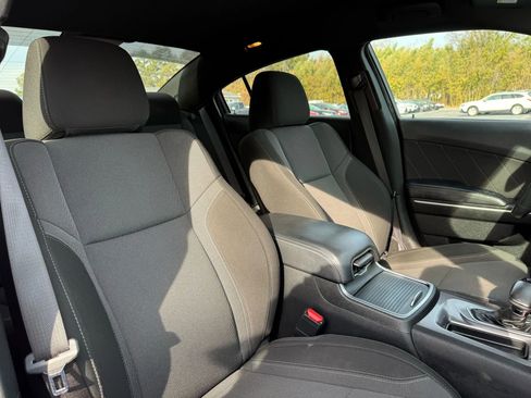 Used 2022 Dodge Charger SXT image 35