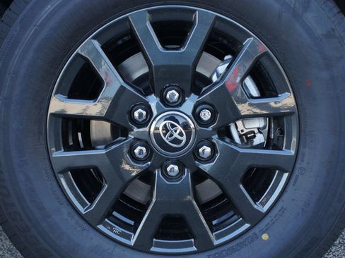 Used 2026 Toyota 4Runner SR5 AWD/4WD image 8