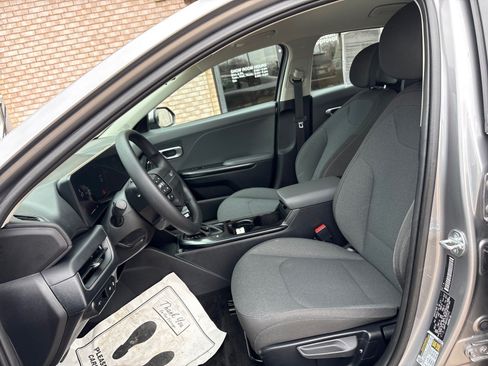 Used 2025 Kia K4 FWD image 3