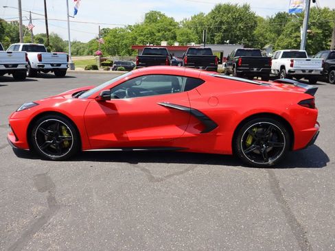 Used 2024 Chevrolet Corvette Stingray Preferred Cpe w/ Z51 Performance Package RWD image 25