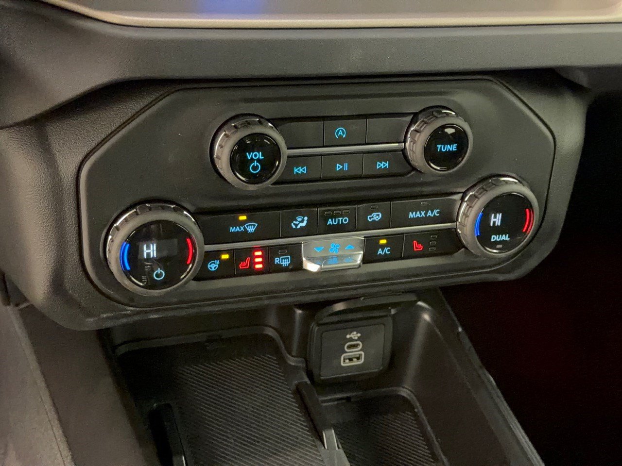 Used 2026 Ford Bronco Outer Banks AWD/4WD image 22