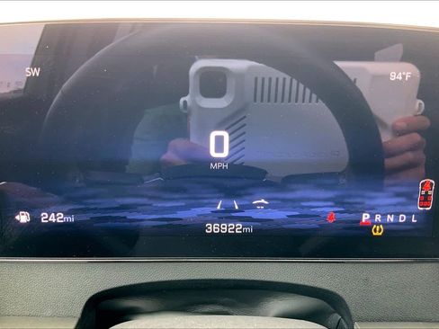 Used 2025 Chevrolet Traverse LT FWD image 26
