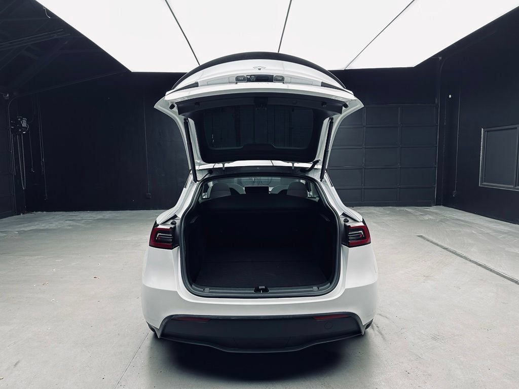 Used 2023 Tesla Model Y Performance AWD/4WD image 38