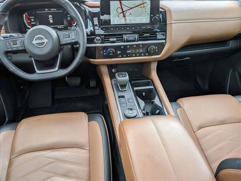Used 2023 Nissan Pathfinder Platinum w/ Cargo Package AWD/4WD image 18