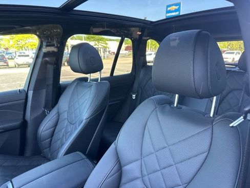Used 2024 BMW X5 xDrive40i w/ M Sport Package AWD/4WD image 19