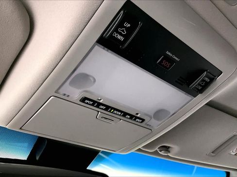 Used 2015 Lexus LS 460 w/ Comfort Package image 33