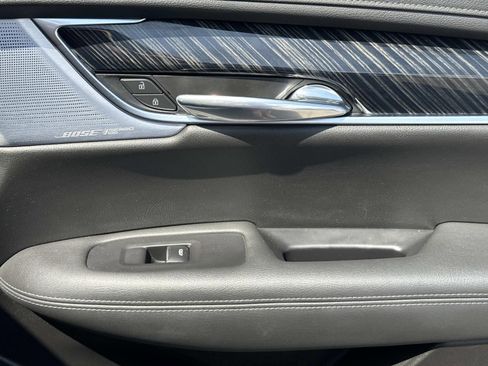 Used 2024 Cadillac XT6 Premium Luxury FWD image 17