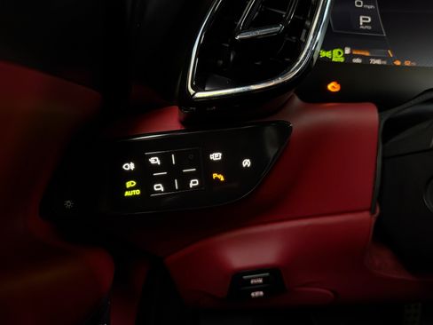 Used 2021 Ferrari Roma RWD image 38