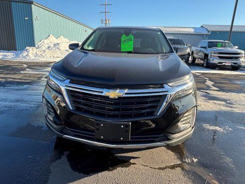 Used 2023 Chevrolet Equinox LT image 2