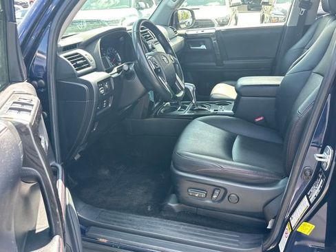Used 2018 Toyota 4Runner 4WD image 8