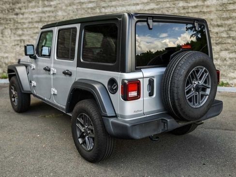 Used 2024 Jeep Wrangler Sport S image 8