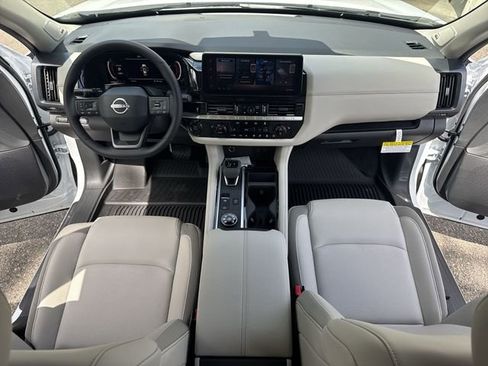 New 2026 Nissan Pathfinder SL AWD/4WD image 9