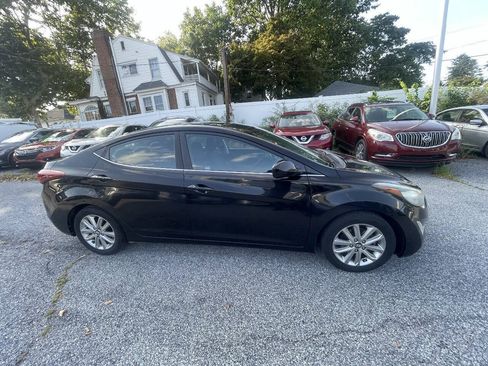 Used 2015 Hyundai Elantra SE w/ Option Group 03 FWD image 5