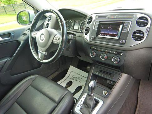Used 2016 Volkswagen Tiguan S AWD/4WD image 5