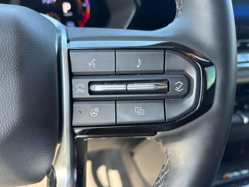 Used 2025 Chevrolet Colorado ZR2 AWD/4WD image 23