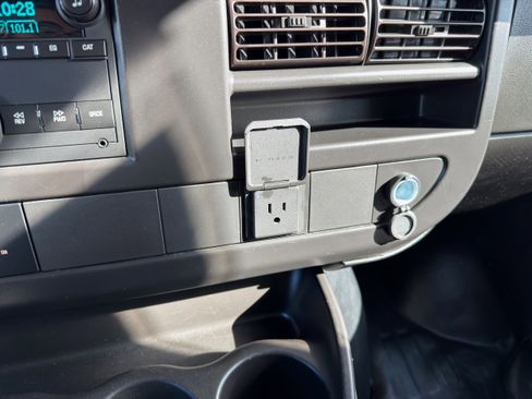 Used 2024 GMC Savana 2500 w/ Driver Convenience Package image 30