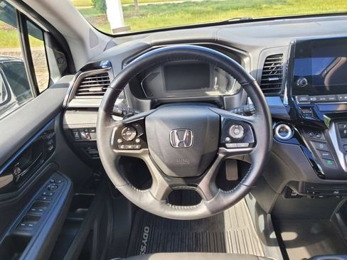 Used 2023 Honda Odyssey Elite image 16