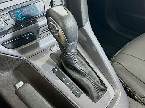 Used 2014 Ford Focus Titanium FWD image 25