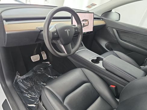 Used 2022 Tesla Model Y Performance AWD/4WD image 16