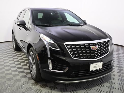 Certified 2025 Cadillac XT5 Premium Luxury image 9