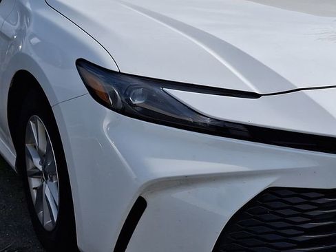 Used 2025 Toyota Camry LE image 7
