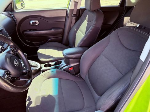 Used 2019 Kia Soul w/ Convenience Package image 16