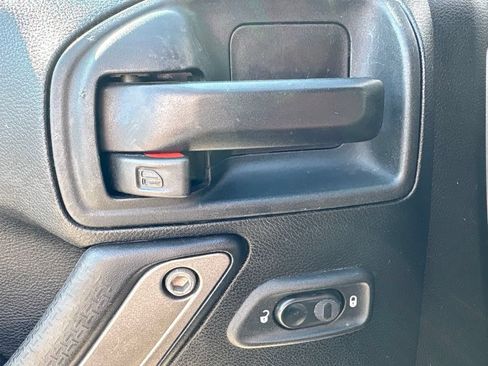 Used 2017 Jeep Wrangler Unlimited Sport AWD/4WD image 11