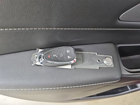 Certified 2023 Chevrolet Traverse LT w/ LPO, Floor Liner Package image 44