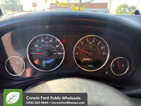 Used 2014 Jeep Wrangler Unlimited Sahara w/ Dual Top Group AWD/4WD image 18