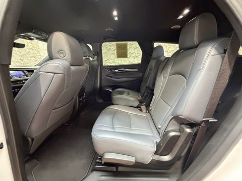 Used 2024 Buick Enclave Premium image 13