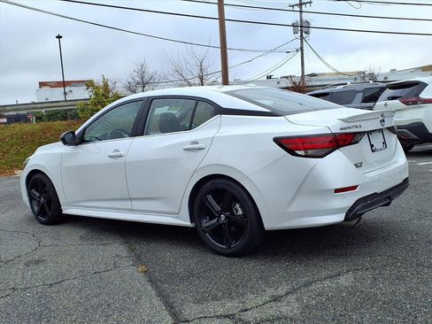 Certified 2022 Nissan Sentra SR w/ SR Premium Package FWD image 7