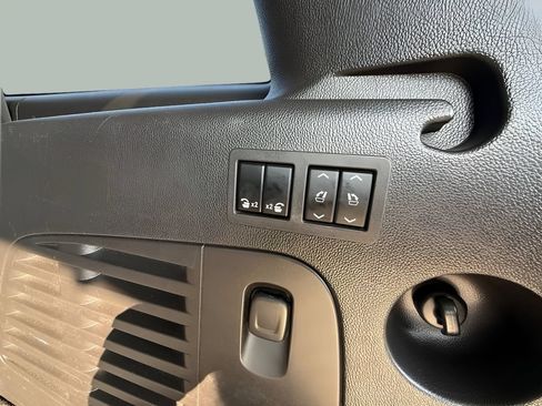 Used 2016 Chevrolet Suburban LTZ AWD/4WD image 12