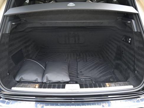 Used 2023 Mercedes-Benz Maybach GLS 600 4MATIC image 50