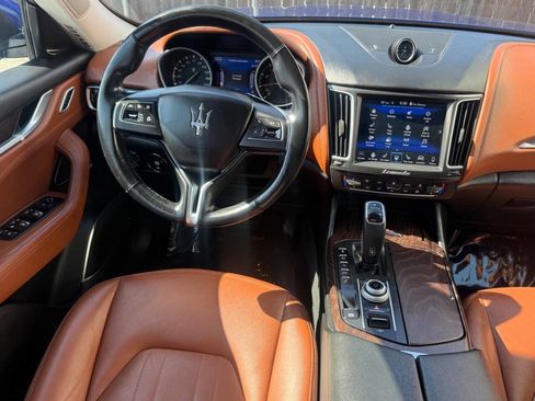 Used 2019 Maserati Levante AWD/4WD image 7
