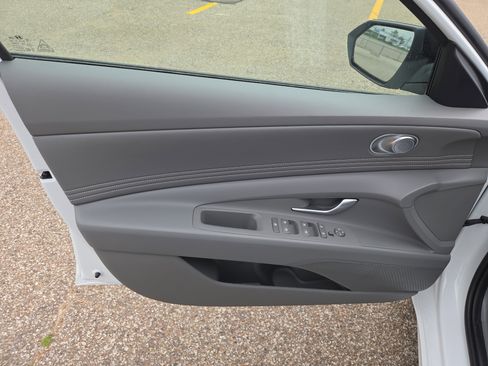 New 2026 Hyundai Elantra SEL Sport FWD image 5