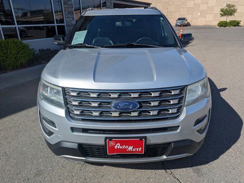 Used 2016 Ford Explorer XLT w/ Equipment Group 202A AWD/4WD image 7