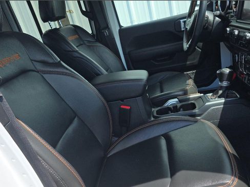 Used 2022 Jeep Gladiator Mojave w/ Dual Top Group AWD/4WD image 10