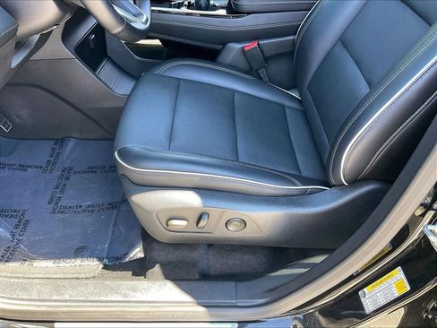 Used 2025 Buick Enclave Preferred AWD/4WD image 34