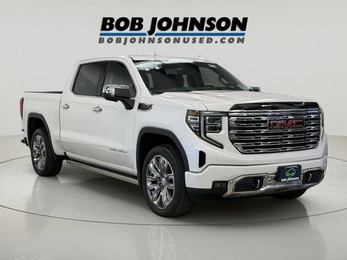 Certified 2023 GMC Sierra 1500 Denali w/ Denali Reserve Package AWD/4WD image 11