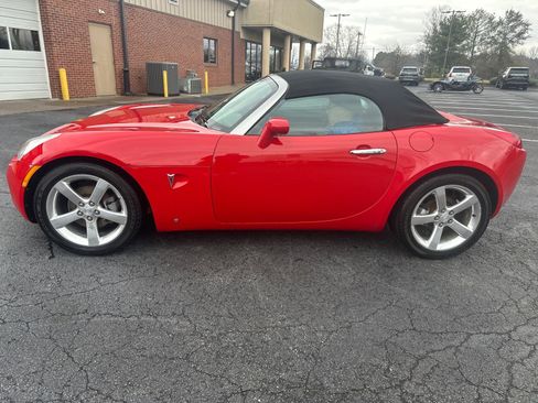 Used 2006 Pontiac Solstice Convertible w/ Premium Package image 4
