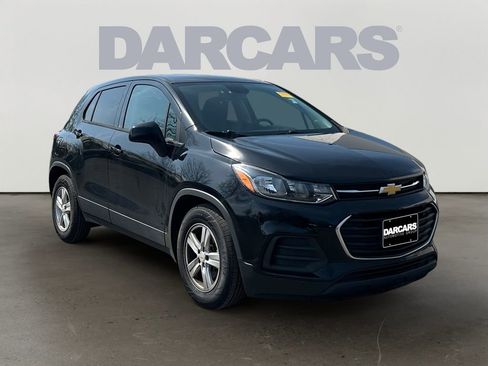Used 2020 Chevrolet Trax LS w/ Tint and Cruise Package image 1